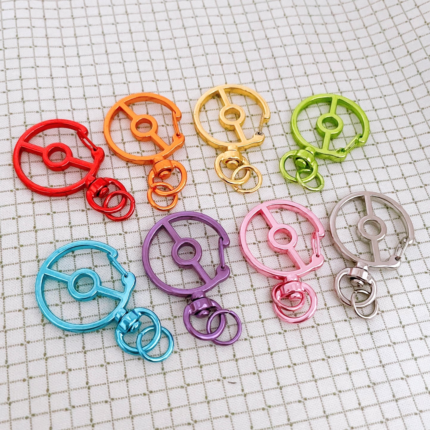 Pokeball shaped clasps - Stickybeaky Supplies