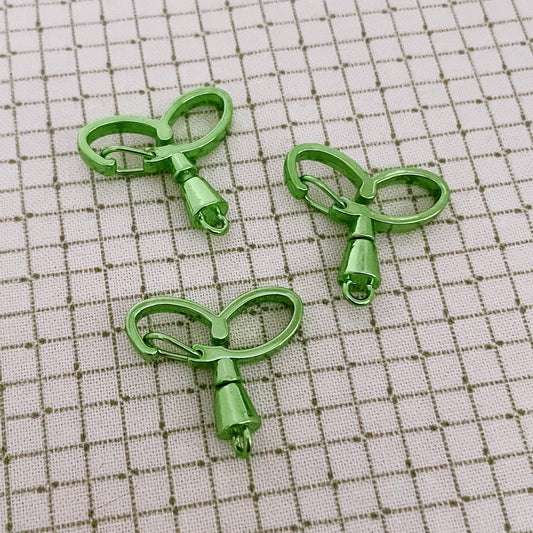 Green sprout plant shaped clasps - Stickybeaky Supplies